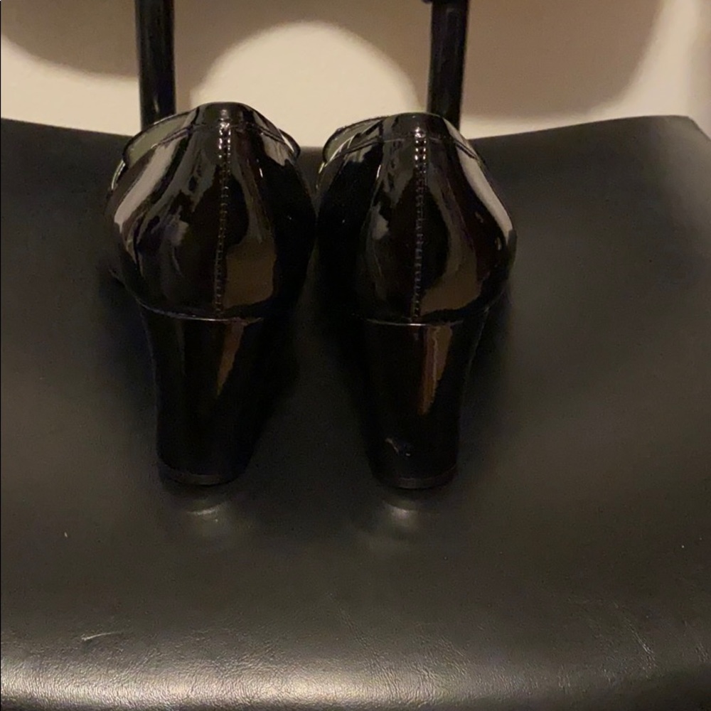 Shoes - Picture 5 of 8